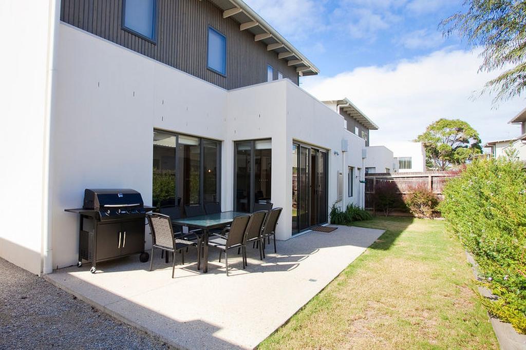 Beachfront Resort Torquay, Australia Exterior photo
